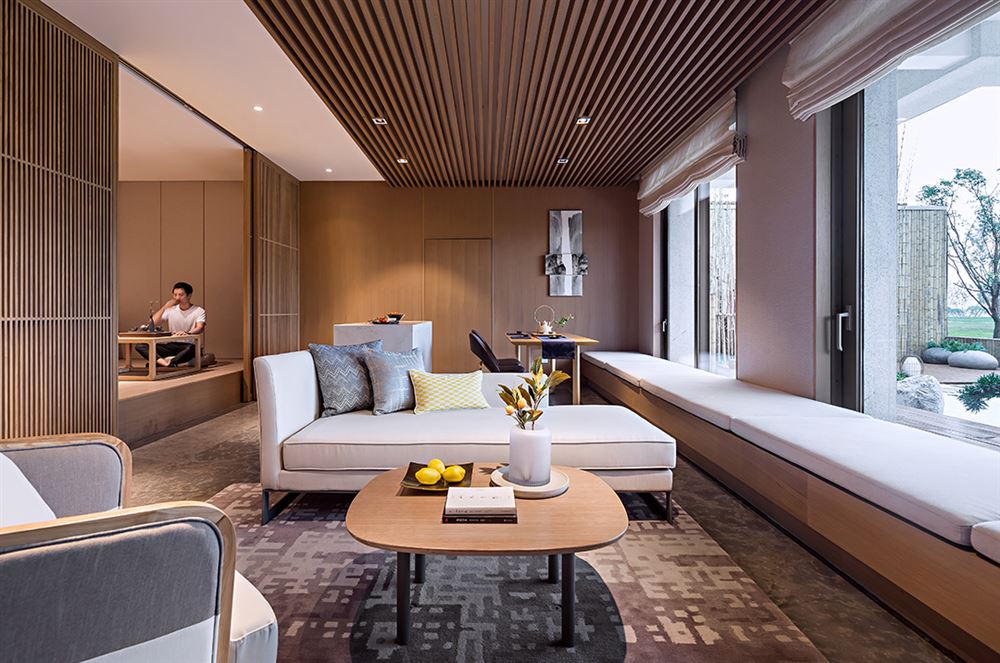 佛山市保利閱江臺(tái)其他四居室裝修案例